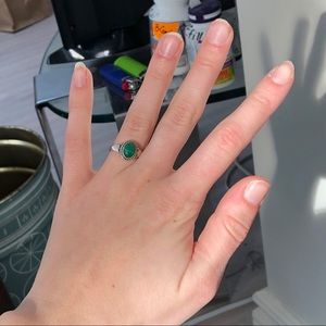 Beautiful emerald green 925 stamped ring
